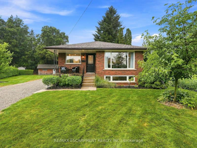 10 Taylor Crescent - 2