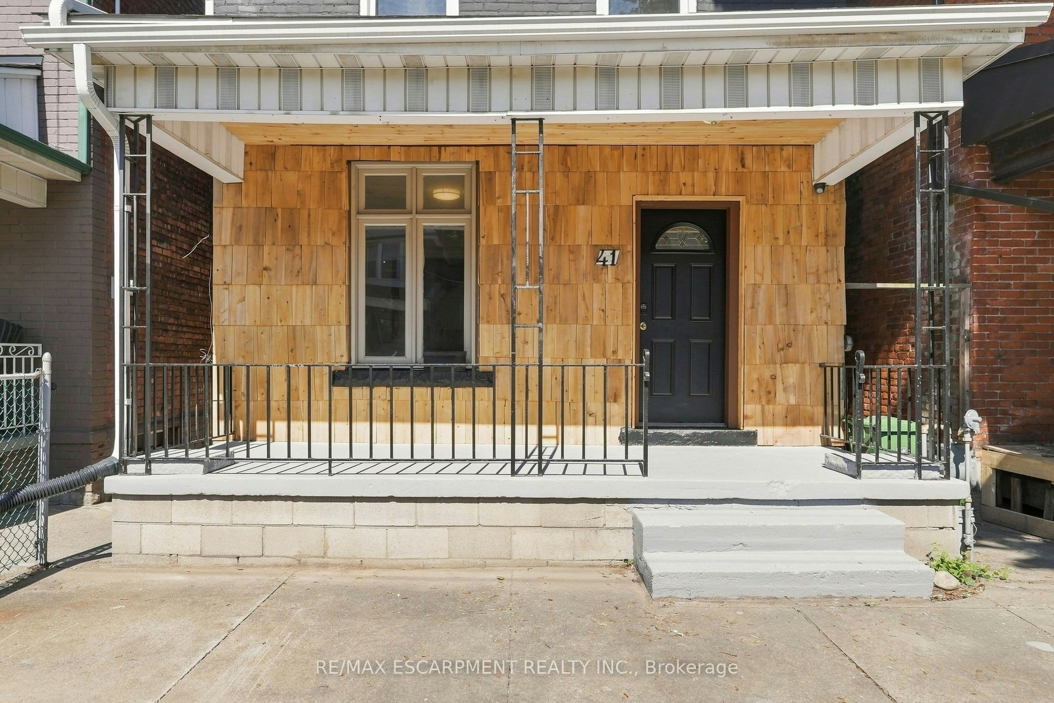 41 Barnesdale Avenue N - 3