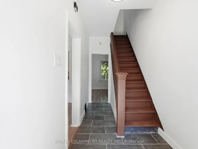 41 Barnesdale Avenue N - 4