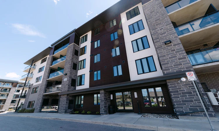 207-108 Summit Ridge Drive