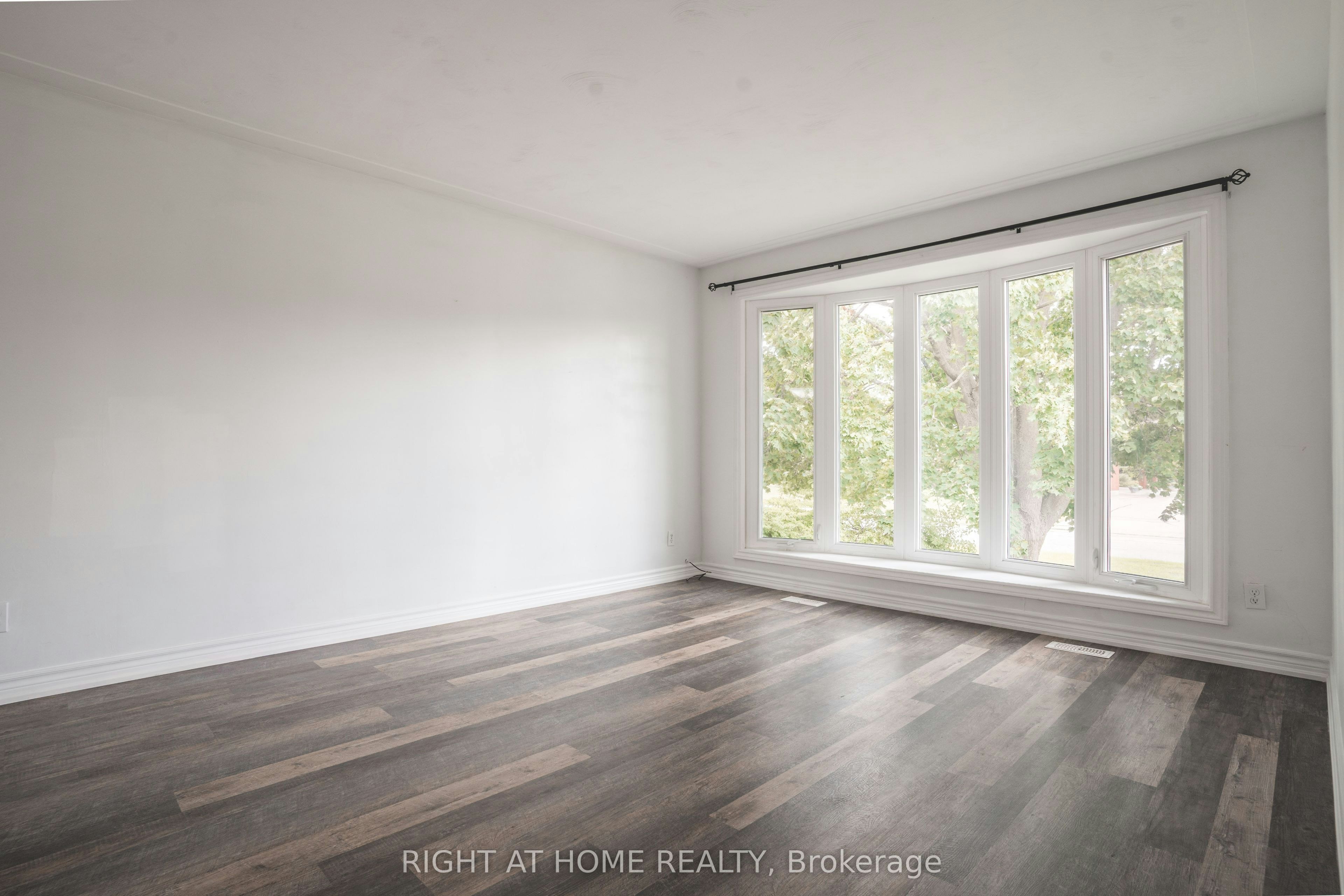 Upper-695 Glen Forrest Boulevard, Waterloo, ON, N2L 4K7 - 5