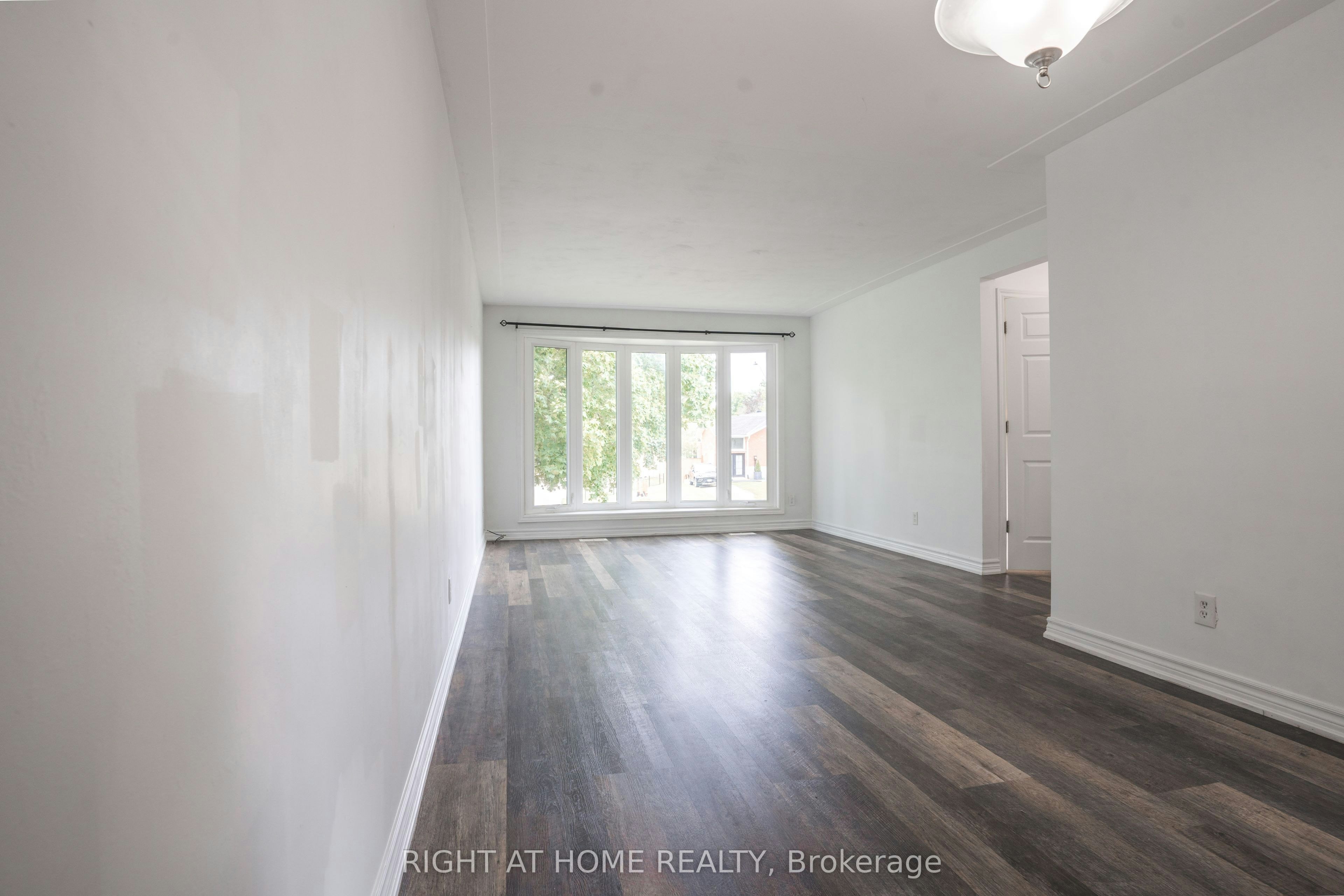 Upper-695 Glen Forrest Boulevard, Waterloo, ON, N2L 4K7 - 3