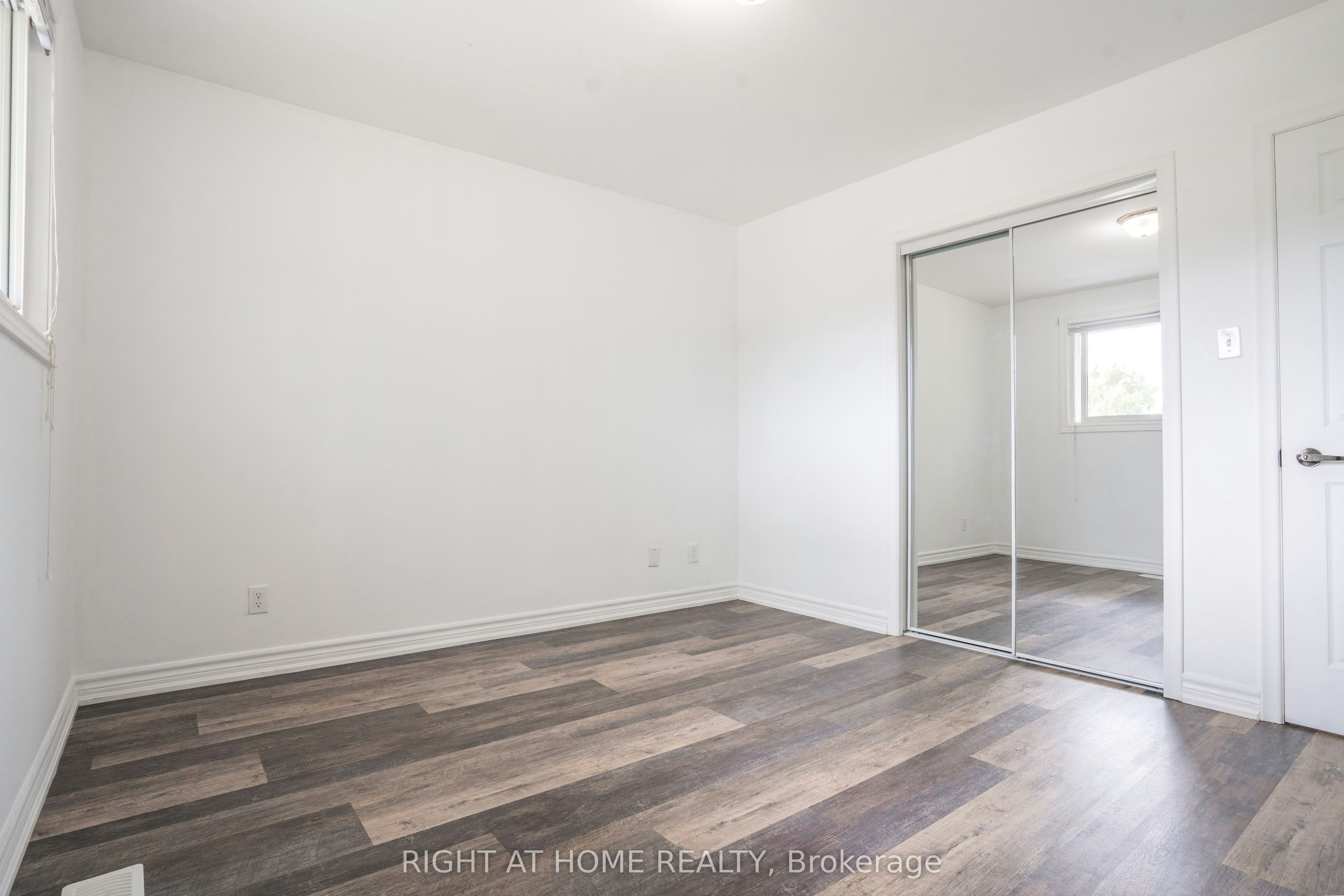Upper-695 Glen Forrest Boulevard, Waterloo, ON, N2L 4K7 - 16