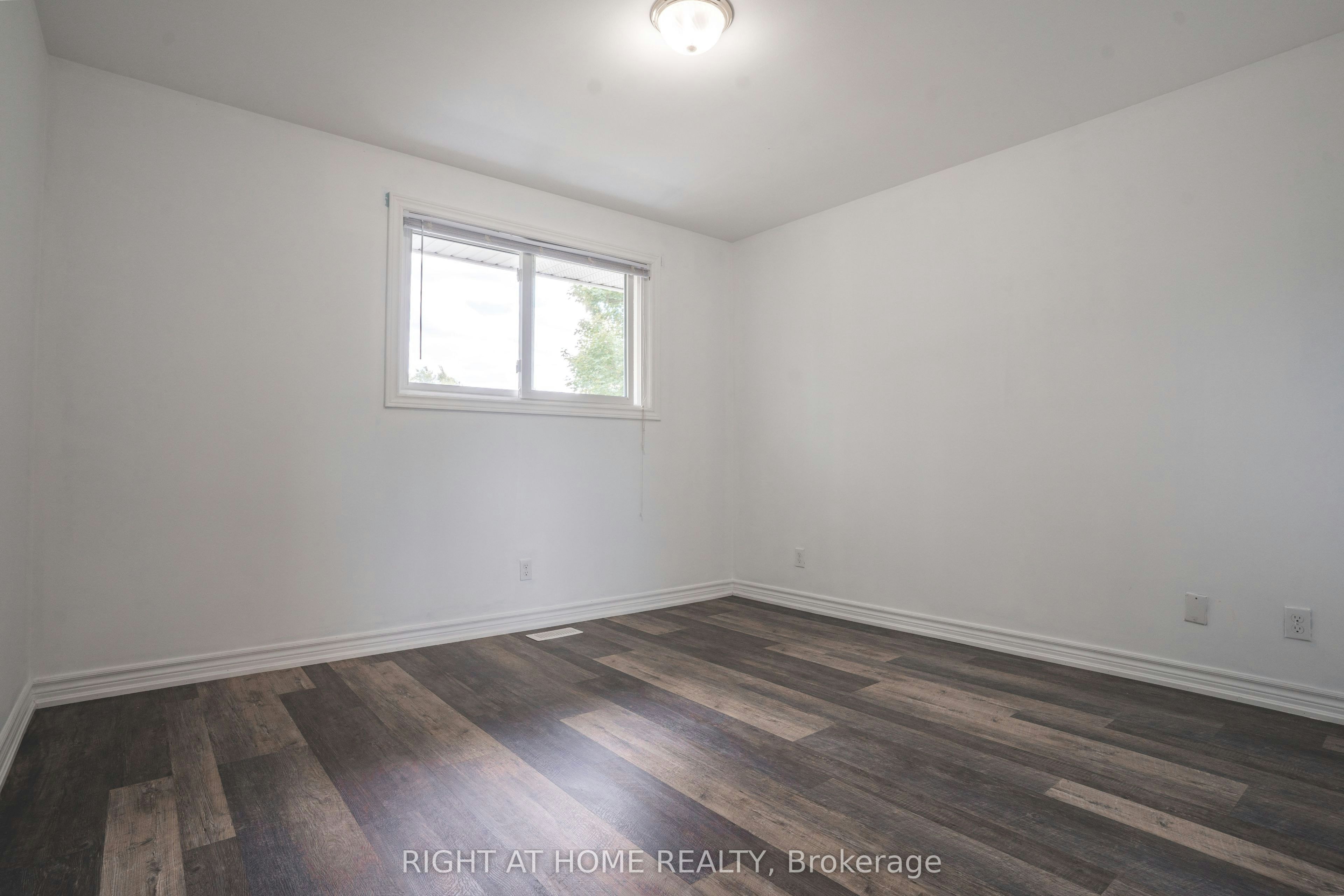 Upper-695 Glen Forrest Boulevard, Waterloo, ON, N2L 4K7 - 14