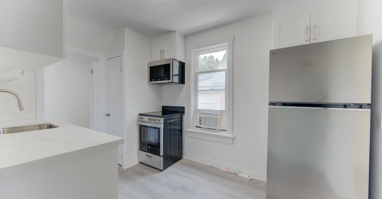 10-14-20 Brubacher Street, Kitchener, ON, N2H 2V9 - 9
