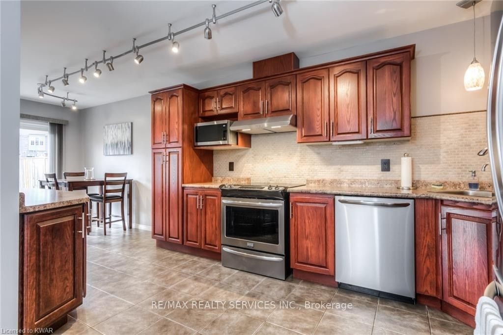 317 Briarmeadow Drive, Kitchener, ON, N2A 4L1 - 6