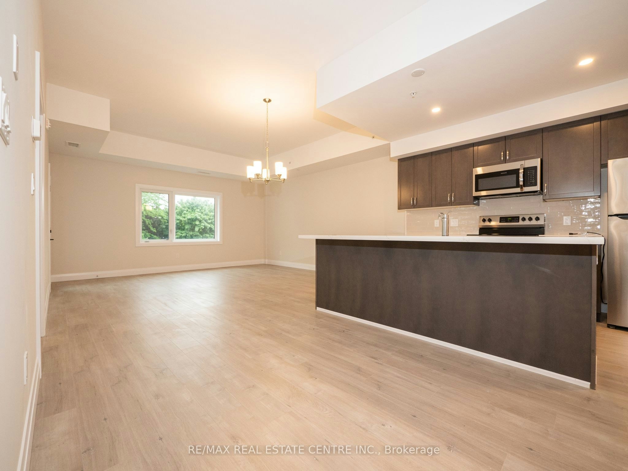 201-4514 Ontario Street, Lincoln, ON, L3J 2J4 - 4