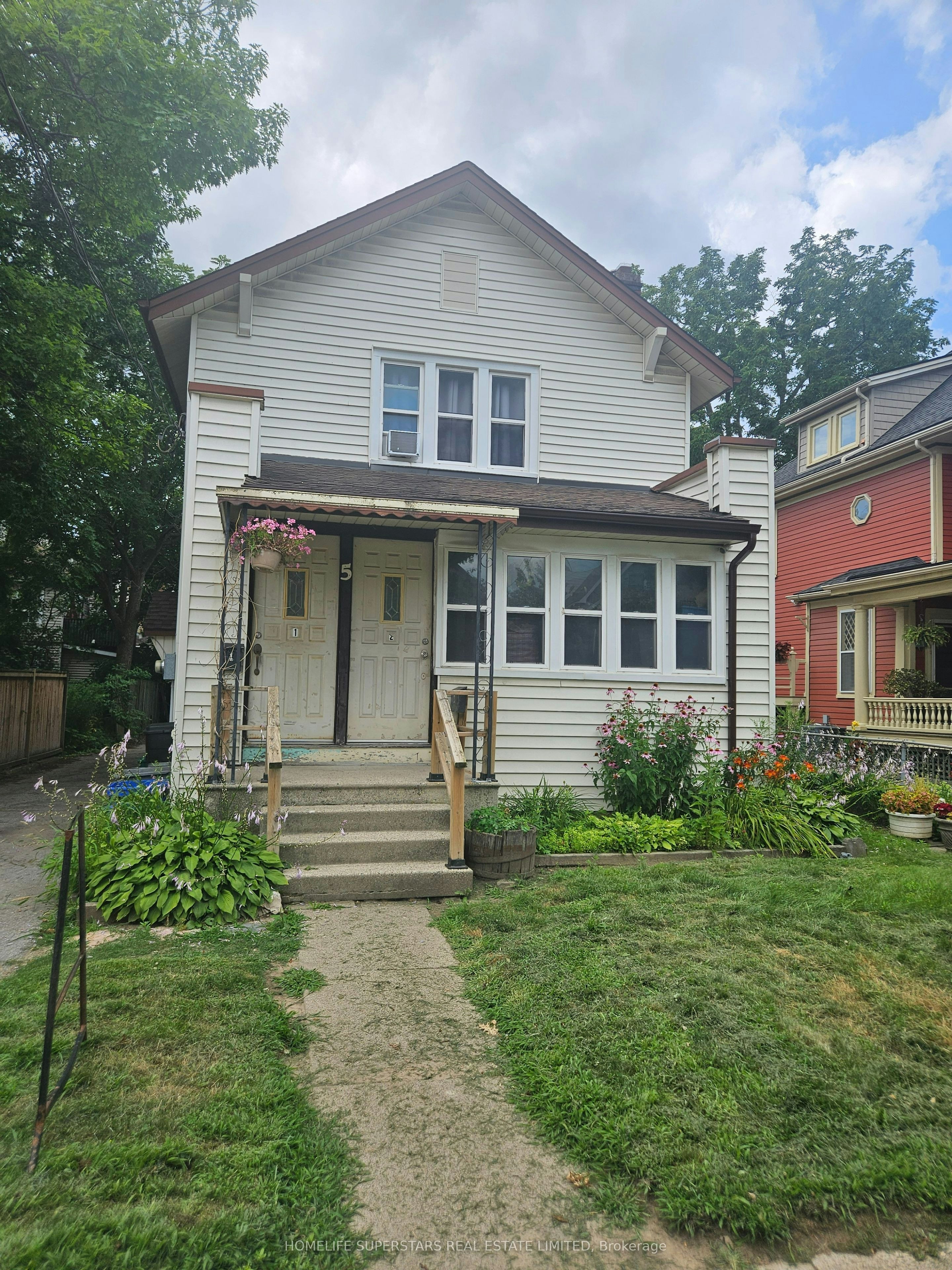 5 Thomas Street, St. Catharines, ON, L2R 6L7
