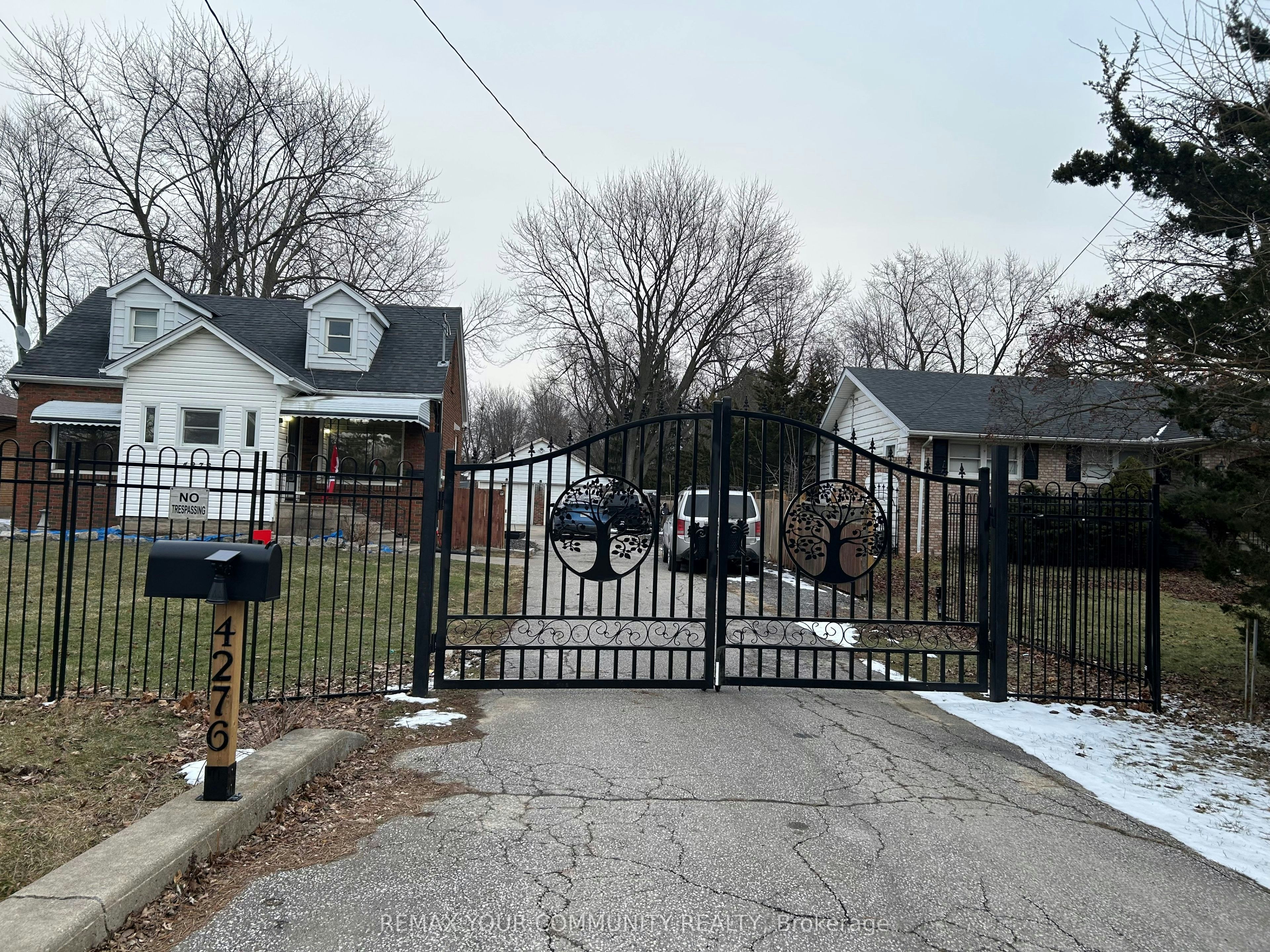 4276 Howard Avenue, Windsor, ON, N9G 1P3