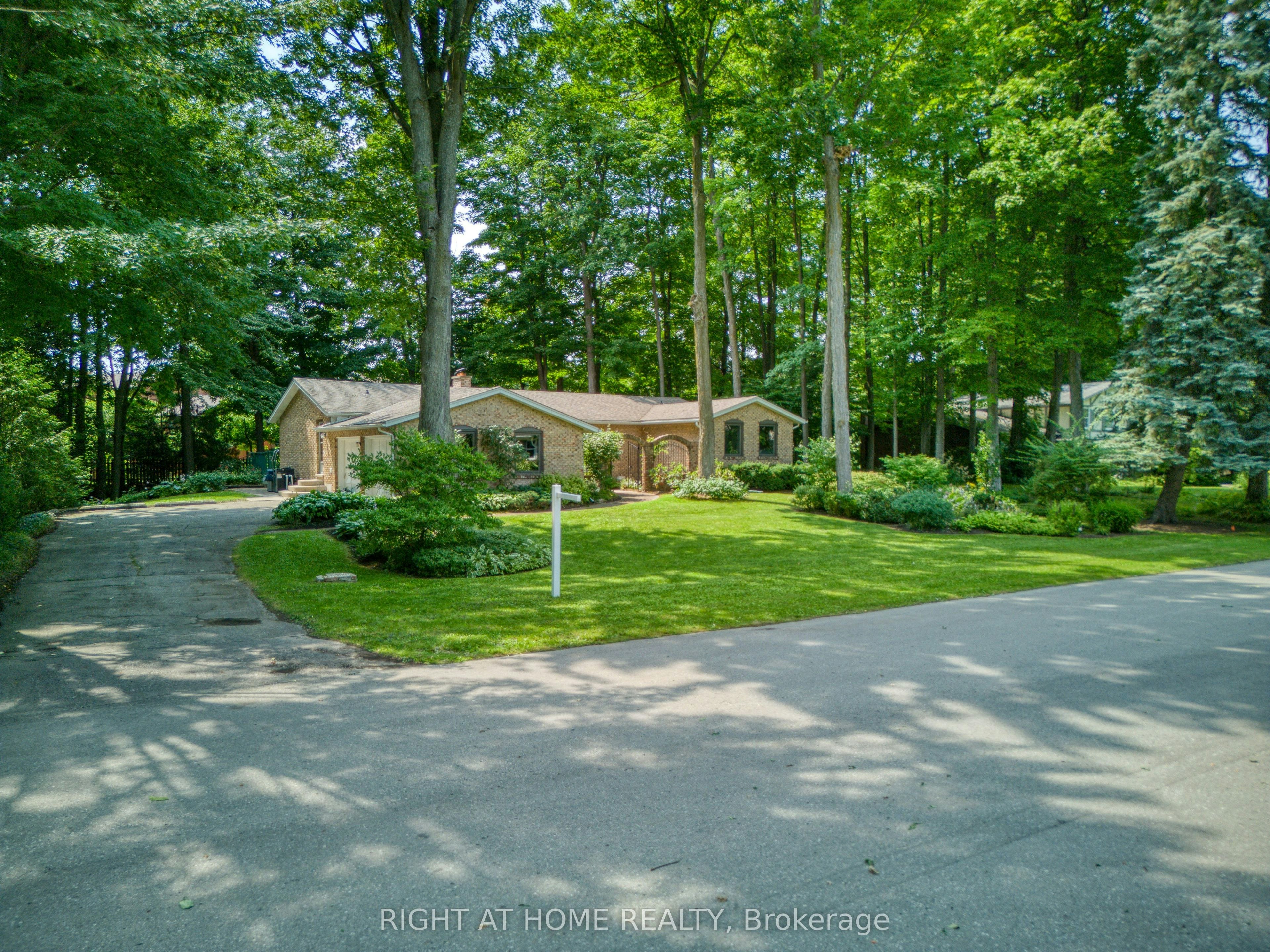 519 Oxbow Road, Waterloo, ON, N2K 1Y5