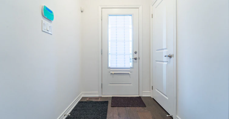 413 16th Street E, Hamilton, ON, L9A 4K4 - 3