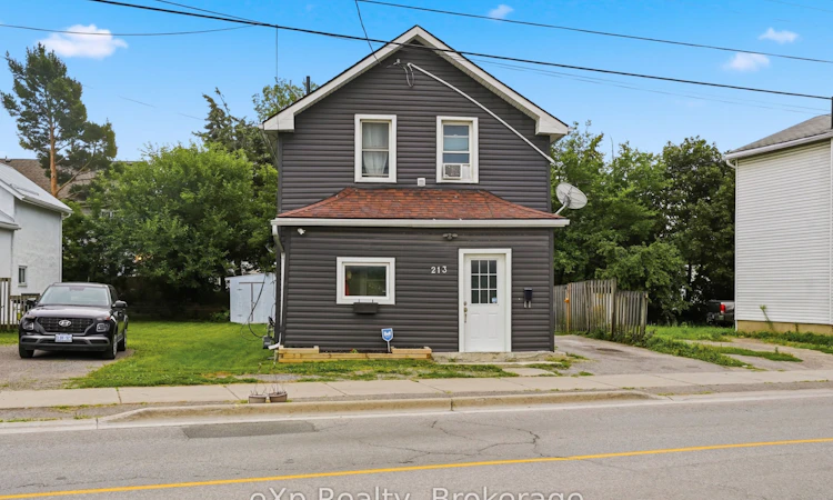 213 Station Street