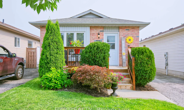 321 Simpson Crescent