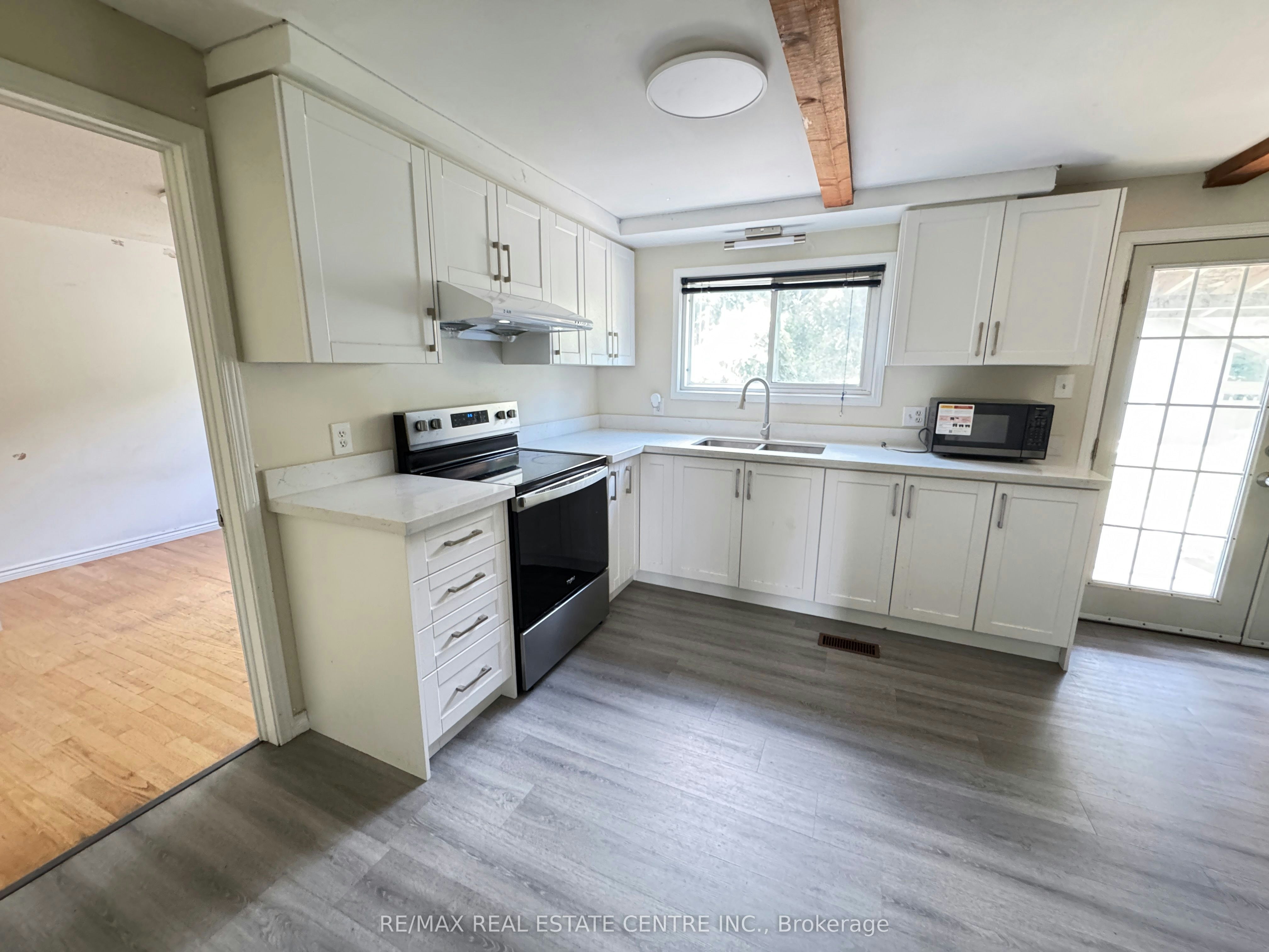 129 Kortright Road W, Guelph, ON, N1G 3N9 - 3