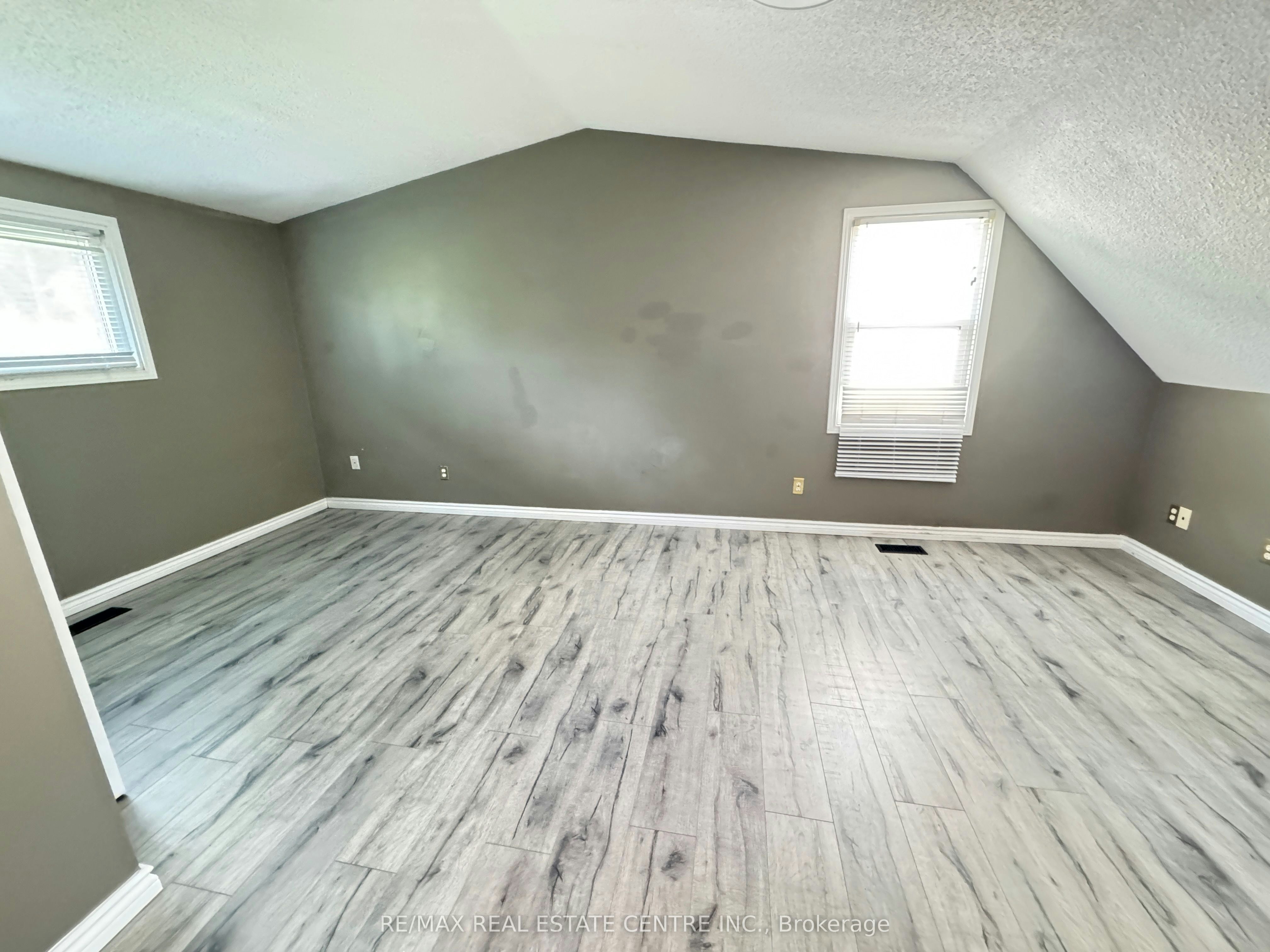 129 Kortright Road W, Guelph, ON, N1G 3N9 - 8