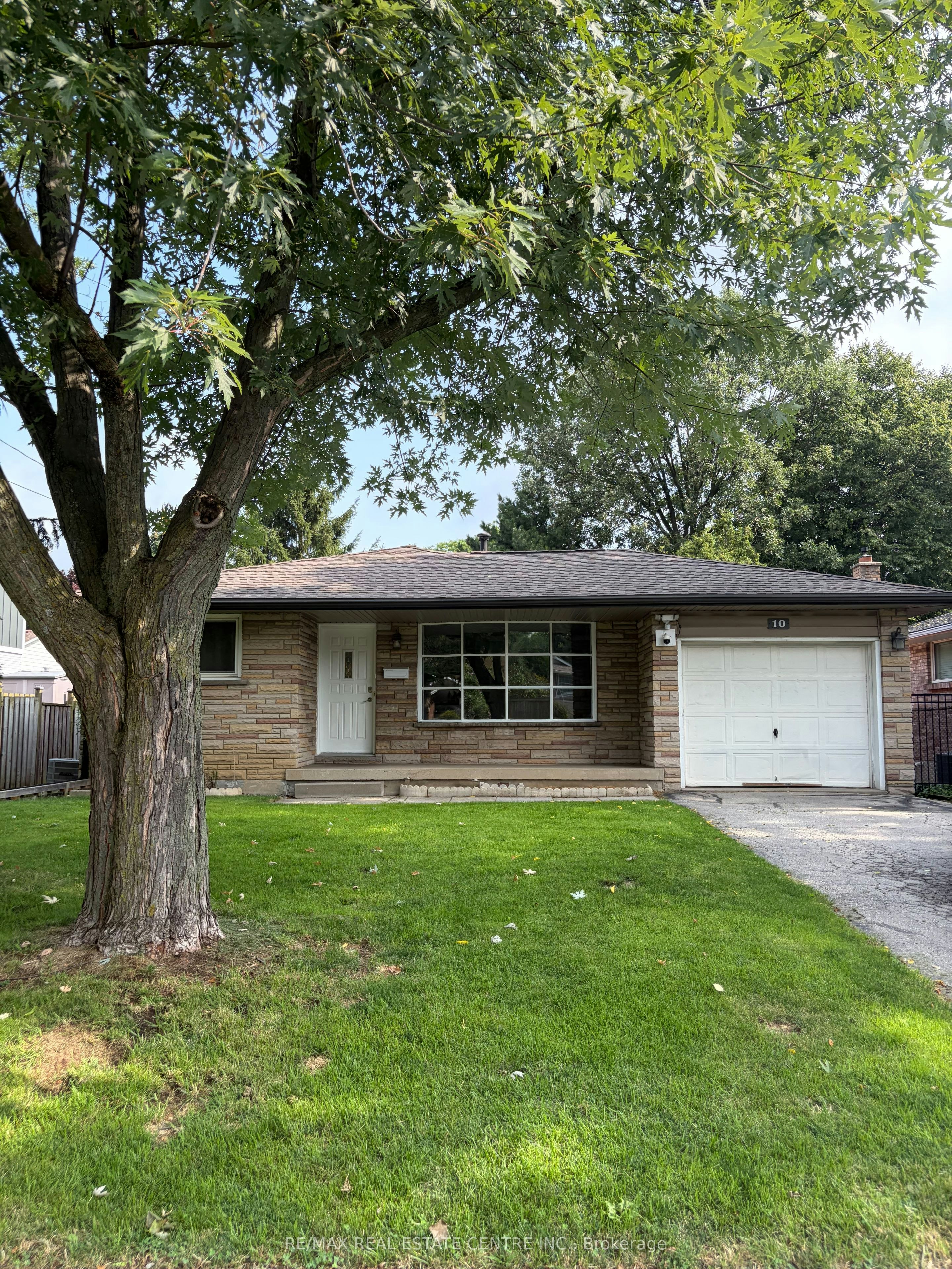 10 Miami Drive, Hamilton, ON, L9C 2K3