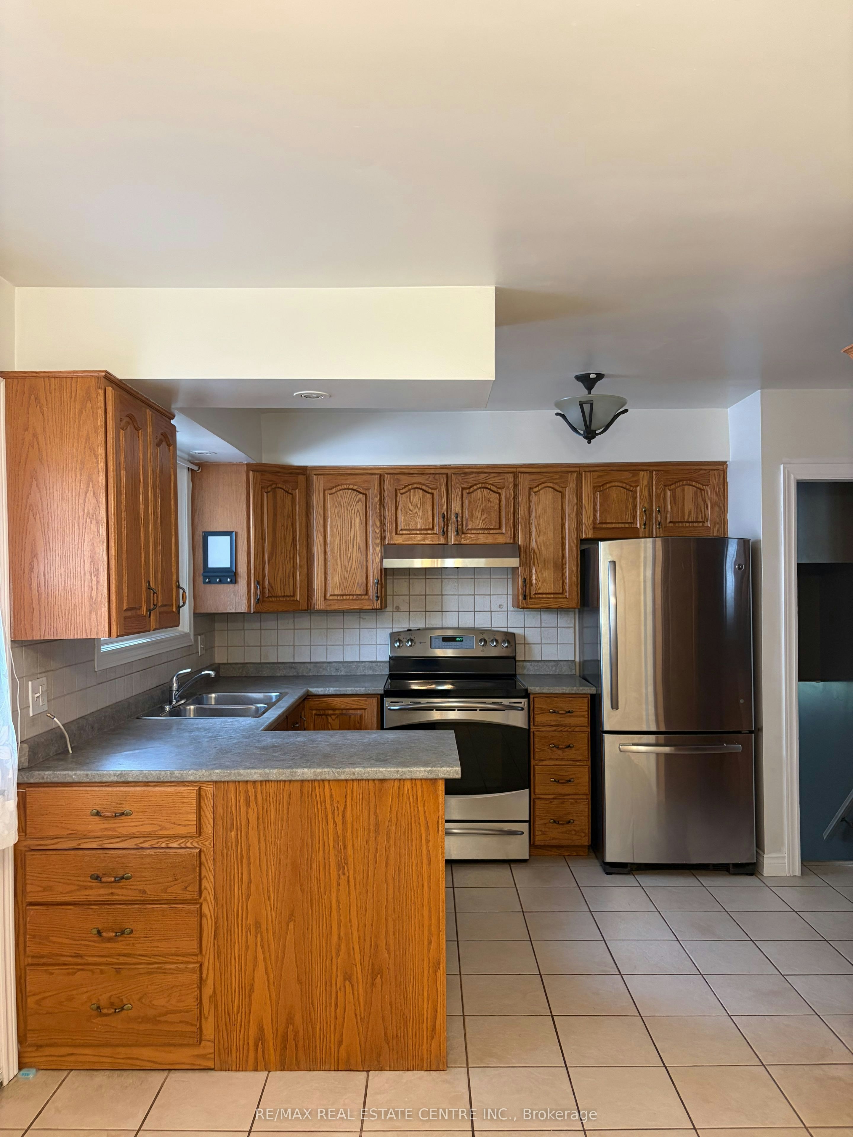 10 Miami Drive, Hamilton, ON, L9C 2K3 - 6