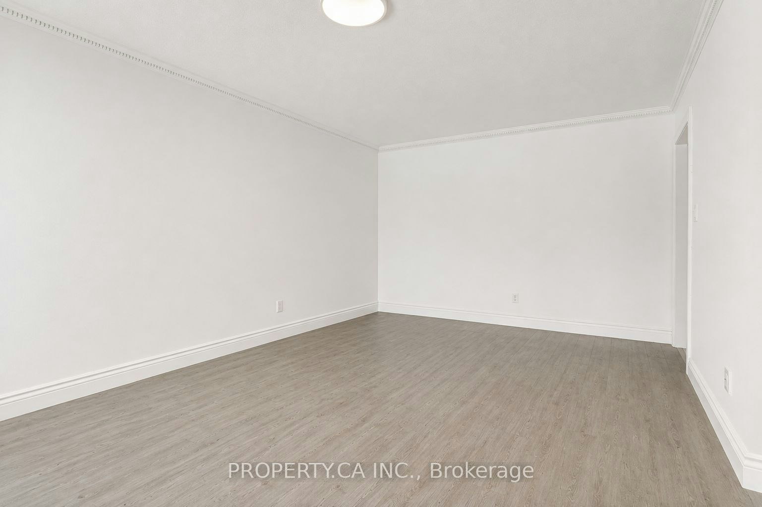 Upper-71 Highpark Avenue, Kitchener, ON, N2C 2C3 - 6