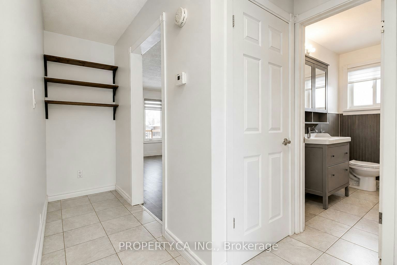 Upper-71 Highpark Avenue, Kitchener, ON, N2C 2C3 - 7