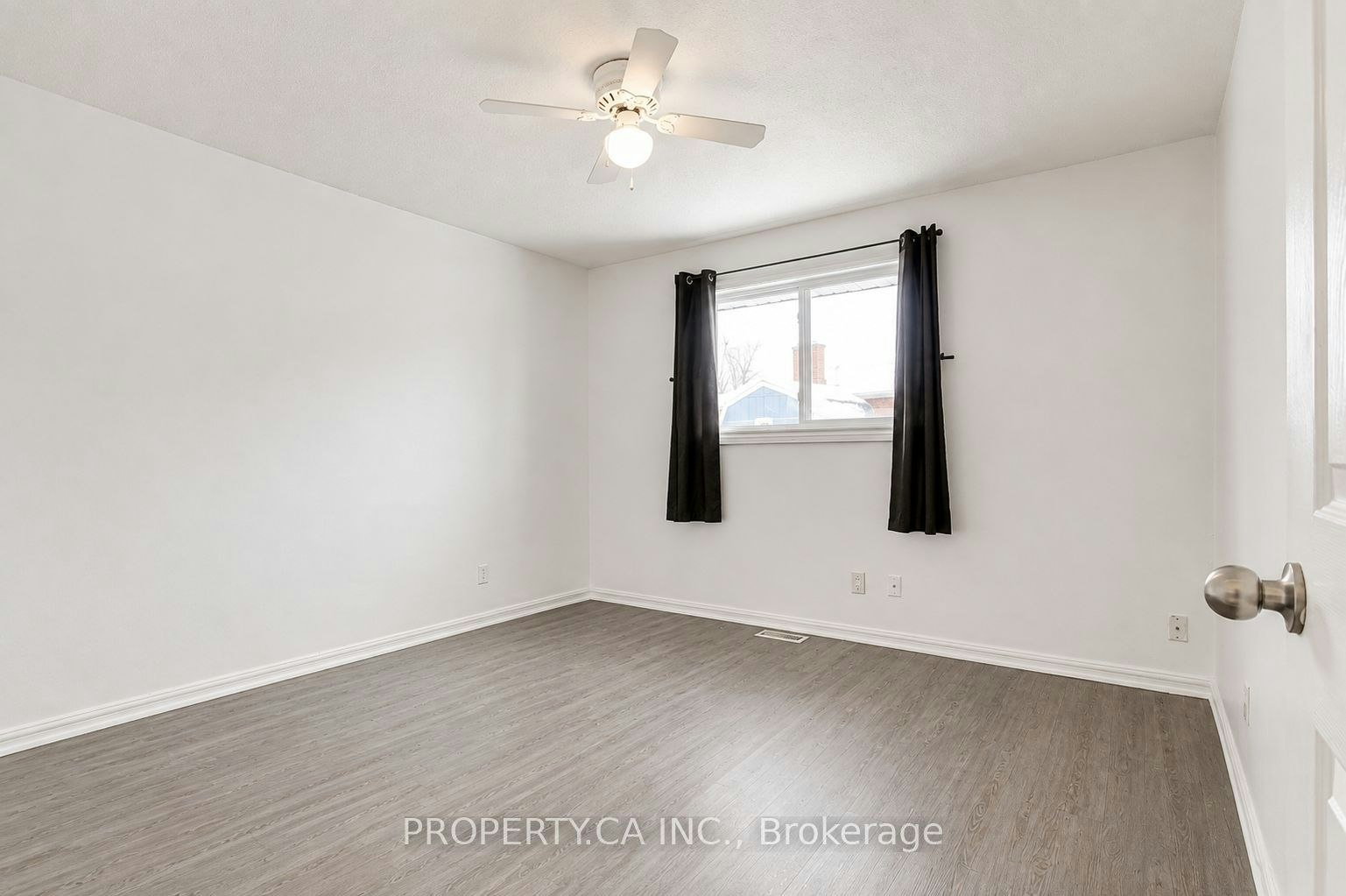 Upper-71 Highpark Avenue, Kitchener, ON, N2C 2C3 - 8
