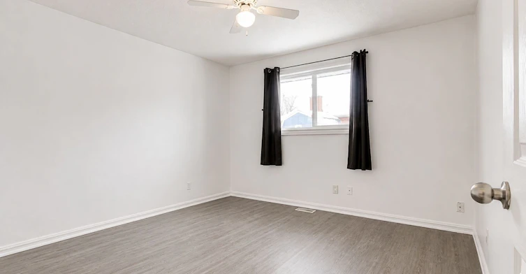 Upper-71 Highpark Avenue, Kitchener, ON, N2C 2C3 - 8