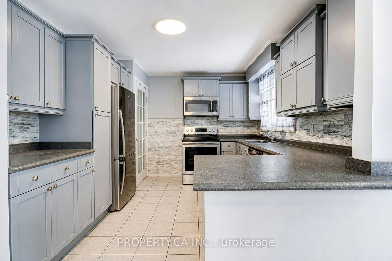 Upper-71 Highpark Avenue, Kitchener, ON, N2C 2C3 - 3