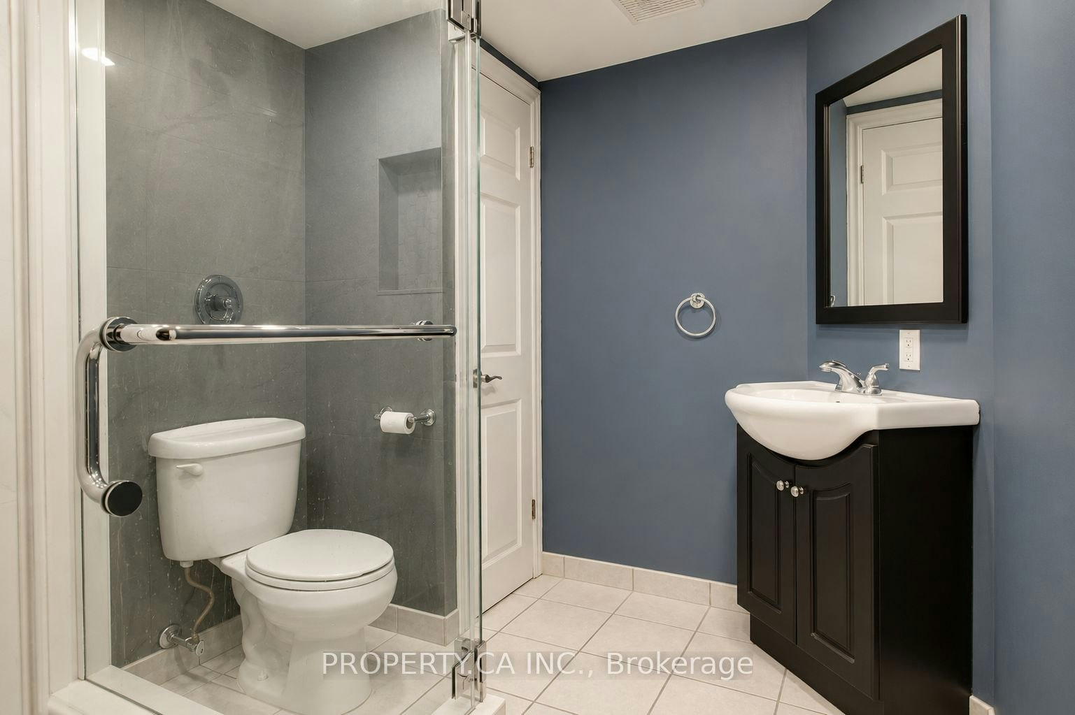 Lower-71 Highpark Avenue, Kitchener, ON, N2C 2C3 - 9