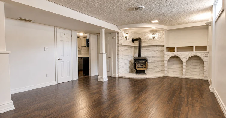 Lower-71 Highpark Avenue, Kitchener, ON, N2C 2C3 - 2