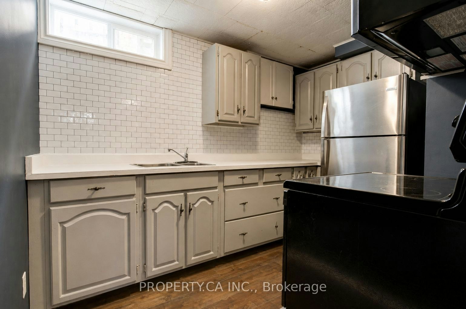 Lower-71 Highpark Avenue, Kitchener, ON, N2C 2C3 - 6