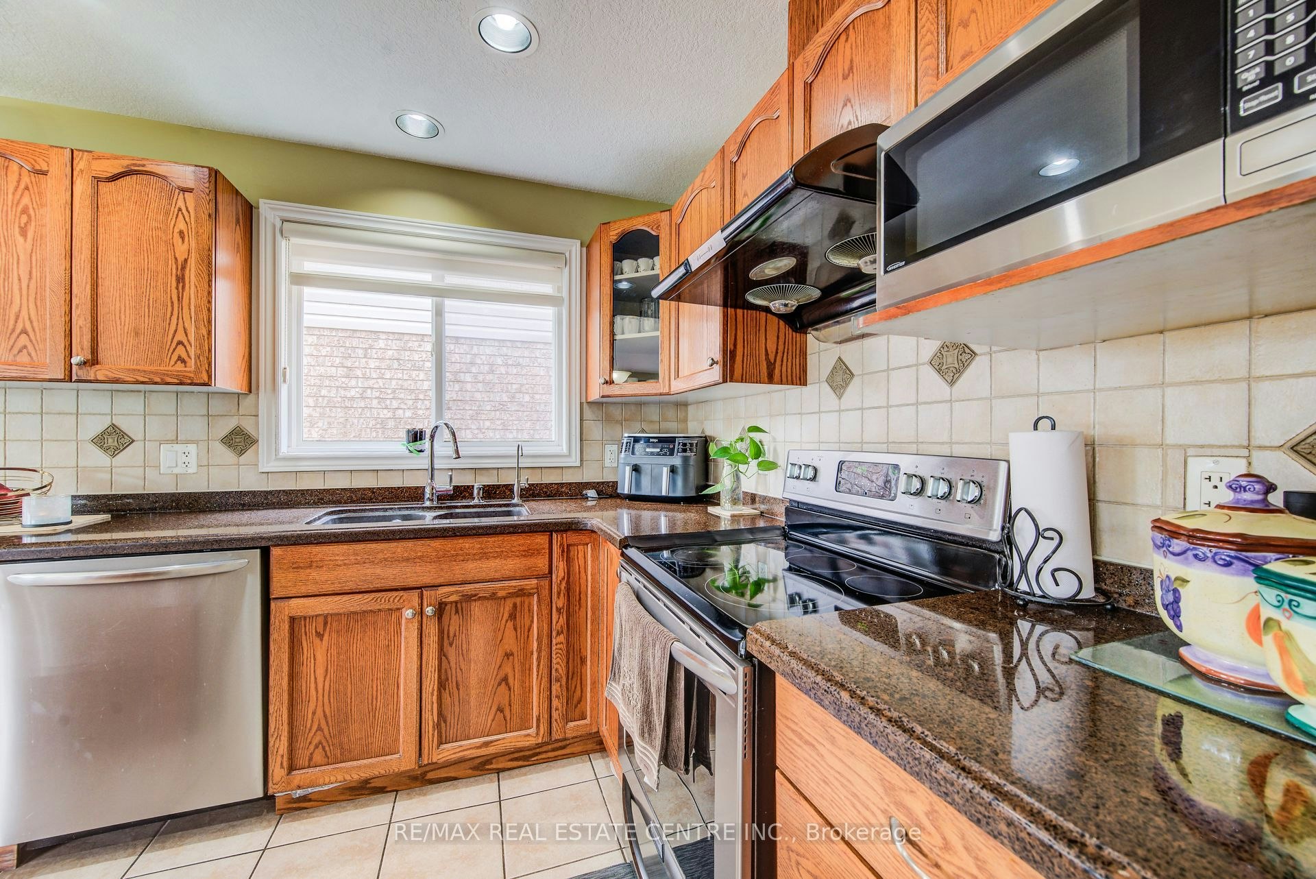 16 Paulstown Crescent, Guelph, ON, N1G 5H7 - 16