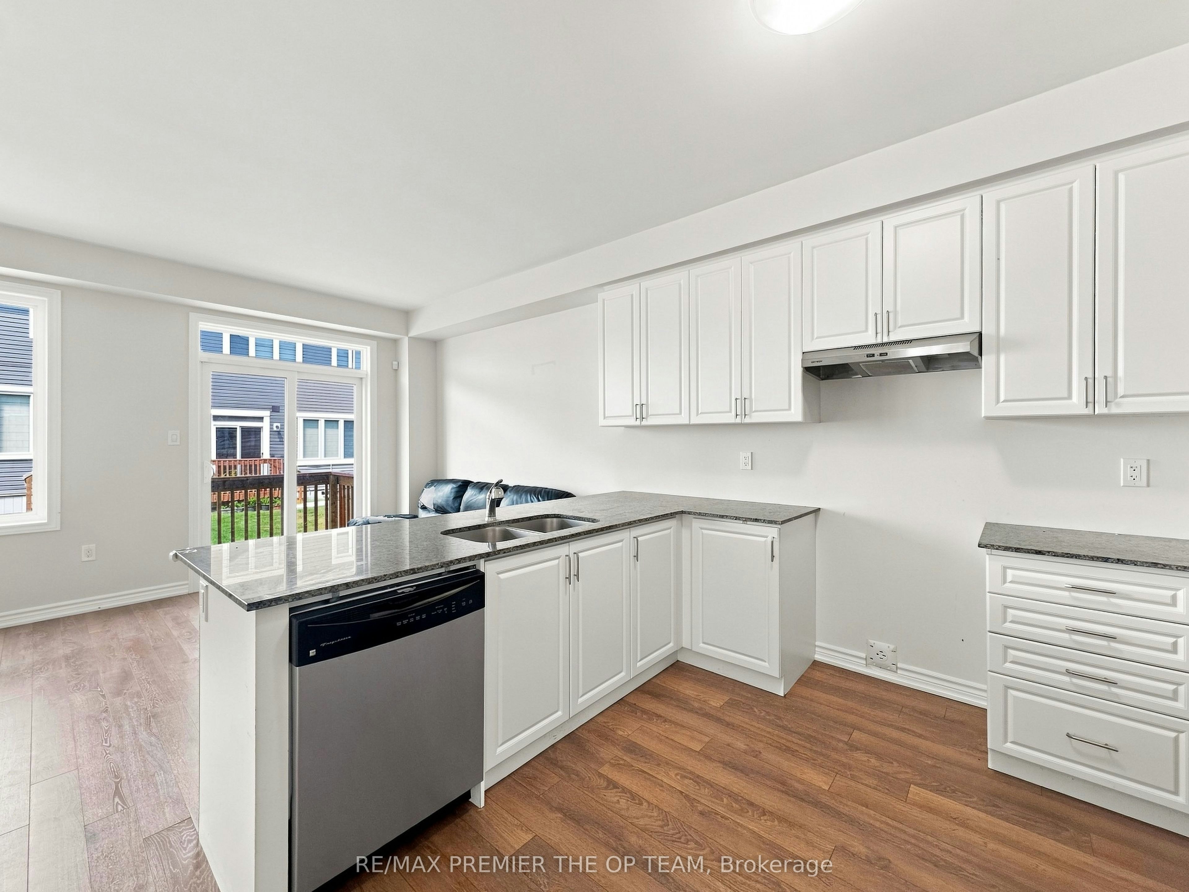 116 Molozzi Street, Erin, ON, N0B 1T0 - 11