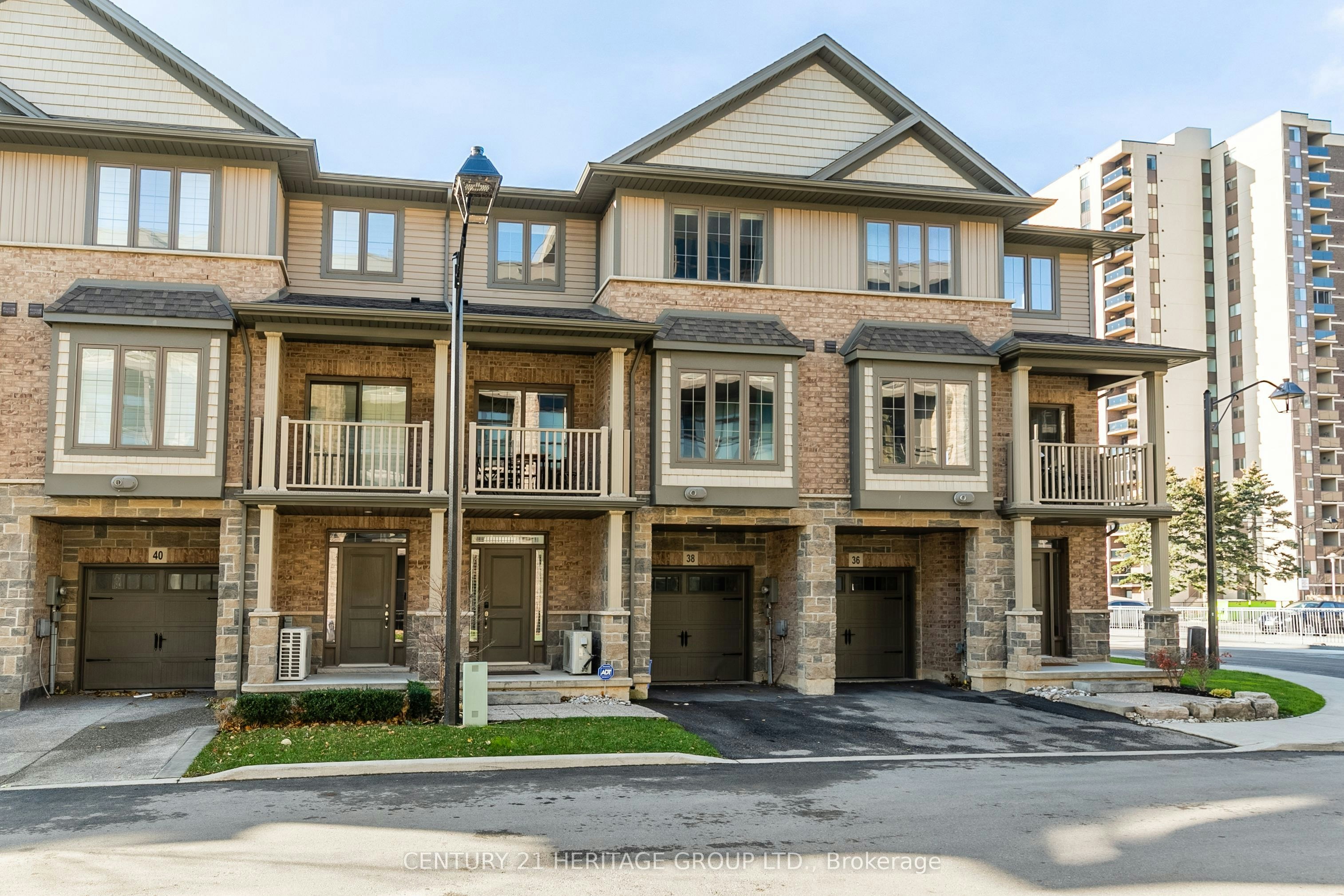 38 Southshore Crescent, Hamilton, ON, L8E 0J3