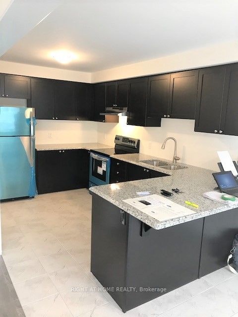 23 (Main)-19 Ridge Road, Cambridge, ON, N3E 0C7 - 3