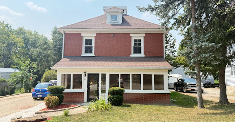 24 Emma Street N, East Luther Grand Valley, ON, L9W 5N8