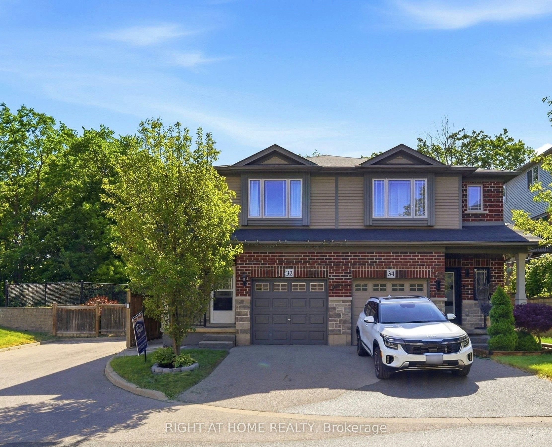32 Rolling Lane, Hamilton, ON, L8K 0A1