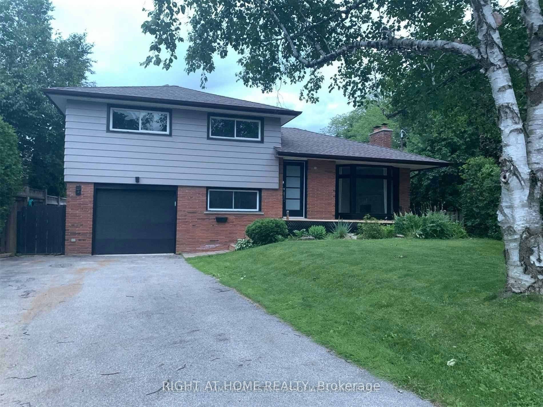 530 Lynda Lane, Hamilton, ON, L9G 2P6
