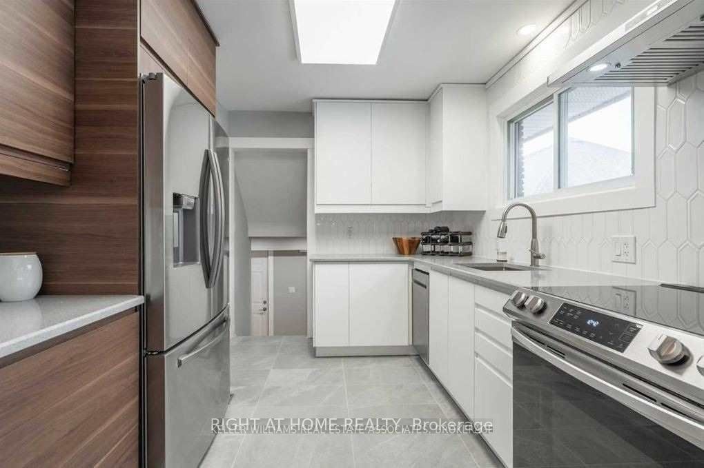 530 Lynda Lane, Hamilton, ON, L9G 2P6 - 4