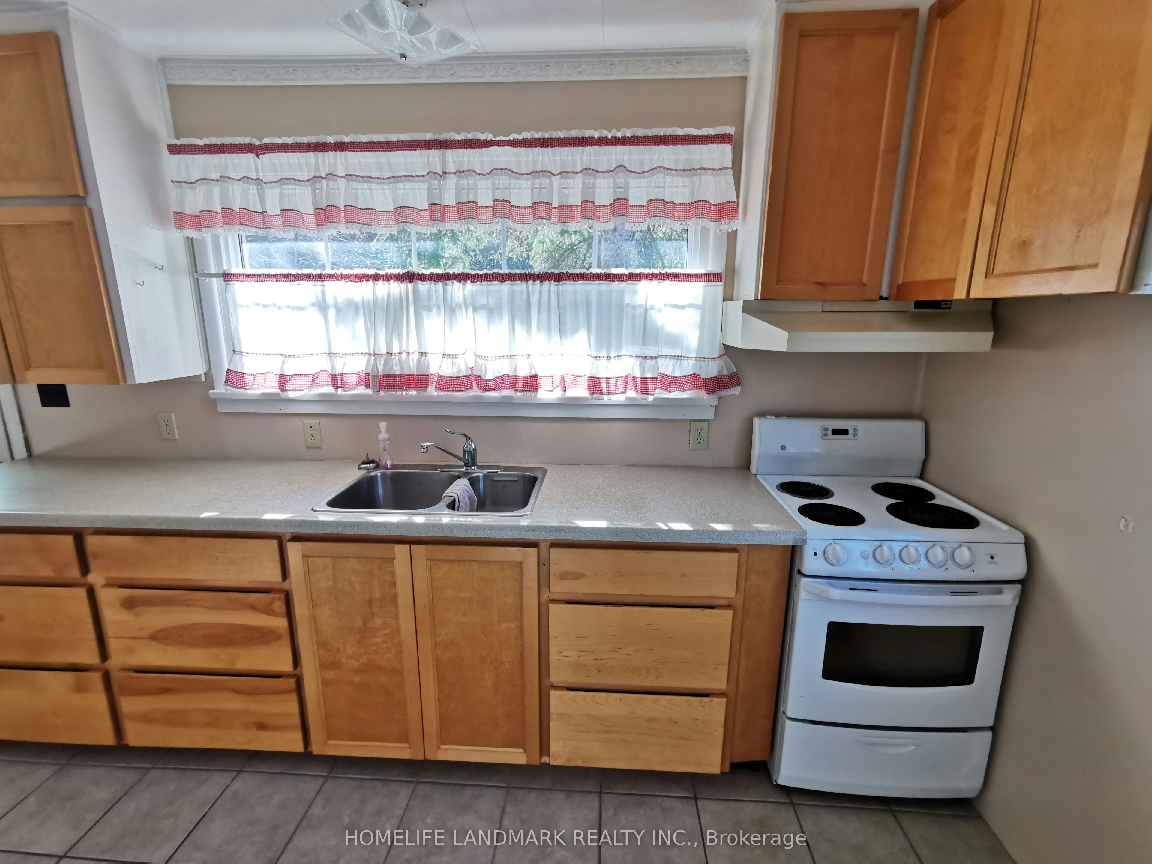 1137 118 Highway, Bracebridge, ON, P1L 0K3 - 3