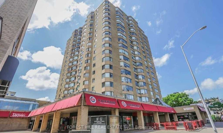 1111-695 Richmond Street
