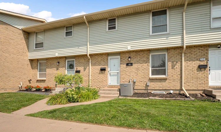 32-242 Lakeport Road