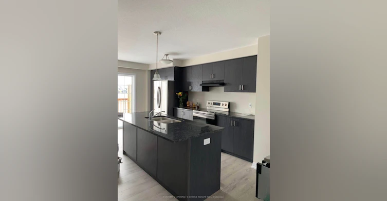 92 Monarch Woods Drive, Kitchener, ON, N2P 0K1 - 2