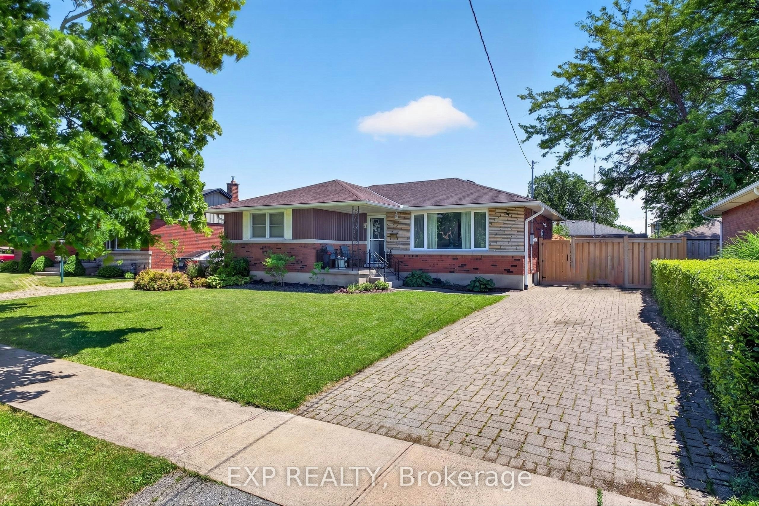 8 Dunraven Avenue, St. Catharines, ON, L2M 6A7