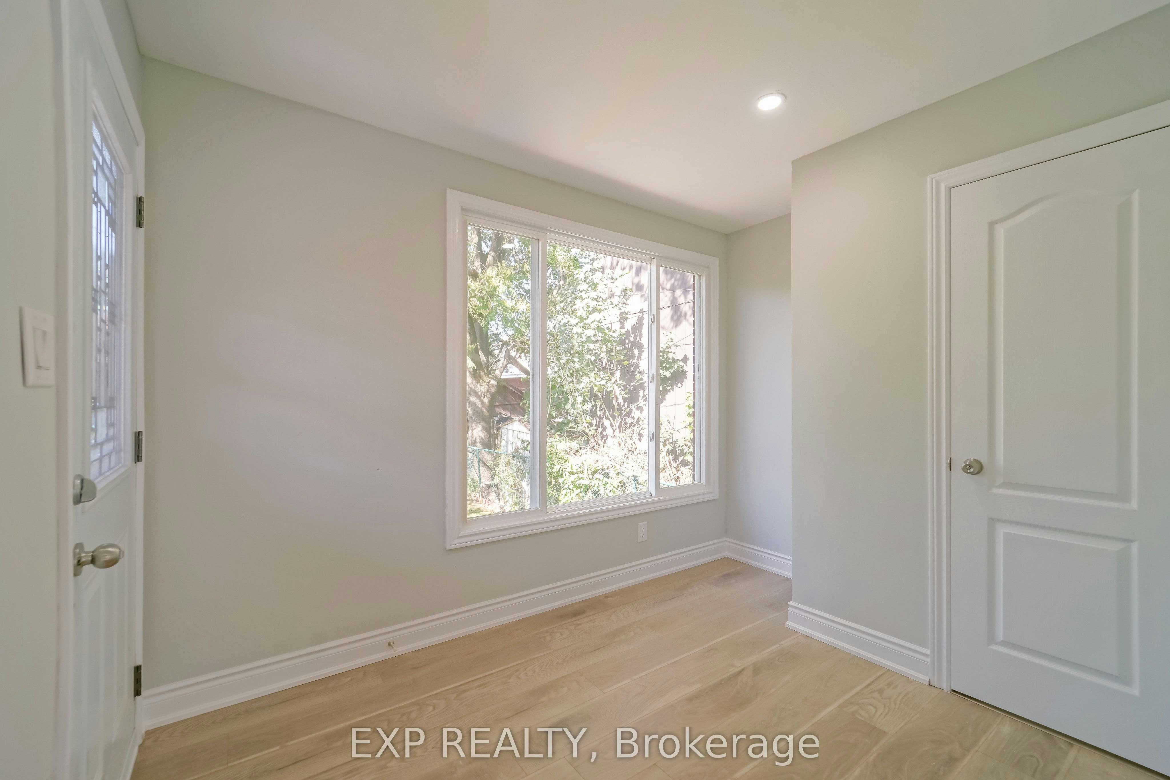 upstairs-1509 Main Street E, Hamilton, ON, L8K 1E2 - 11