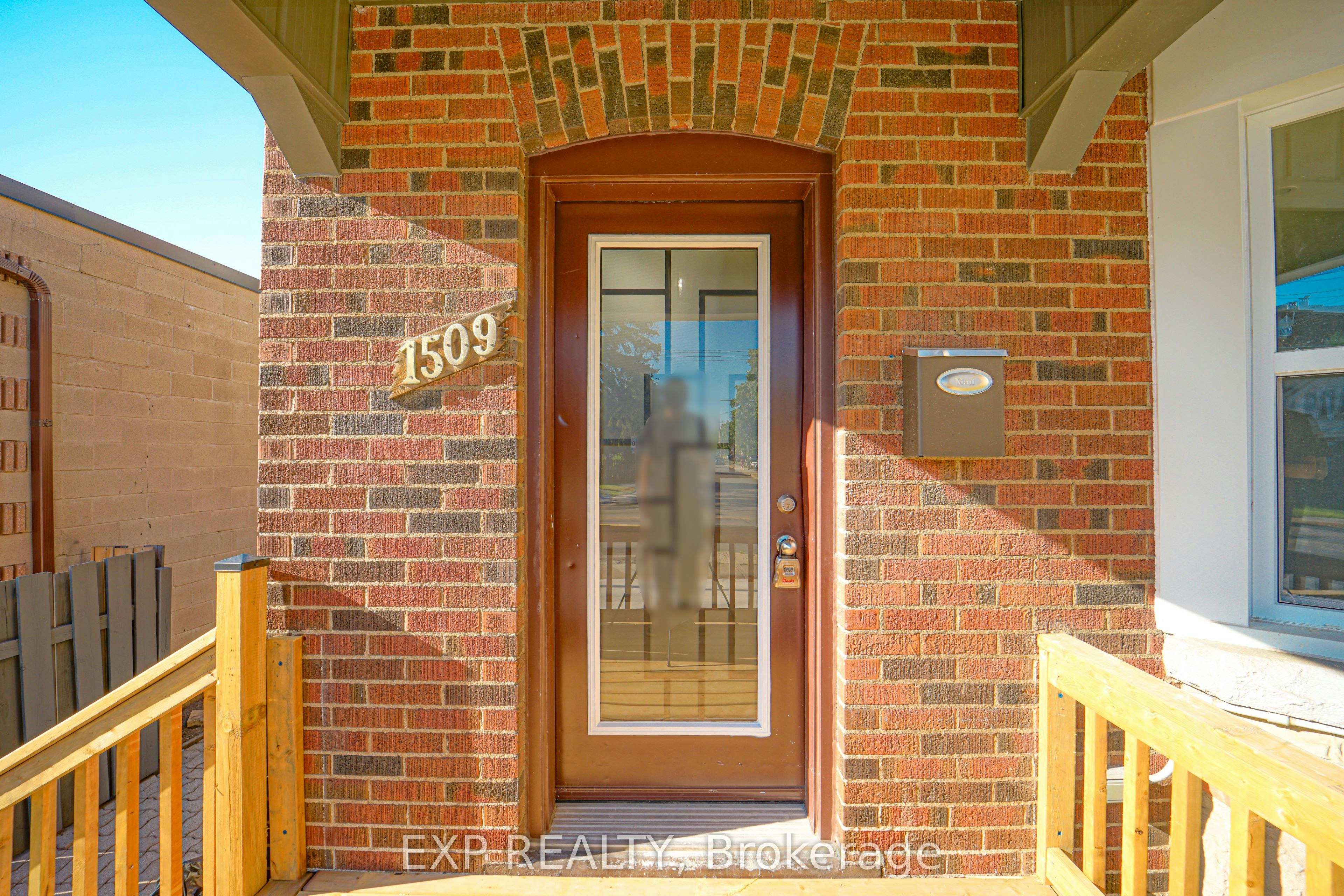upstairs-1509 Main Street E, Hamilton, ON, L8K 1E2 - 27