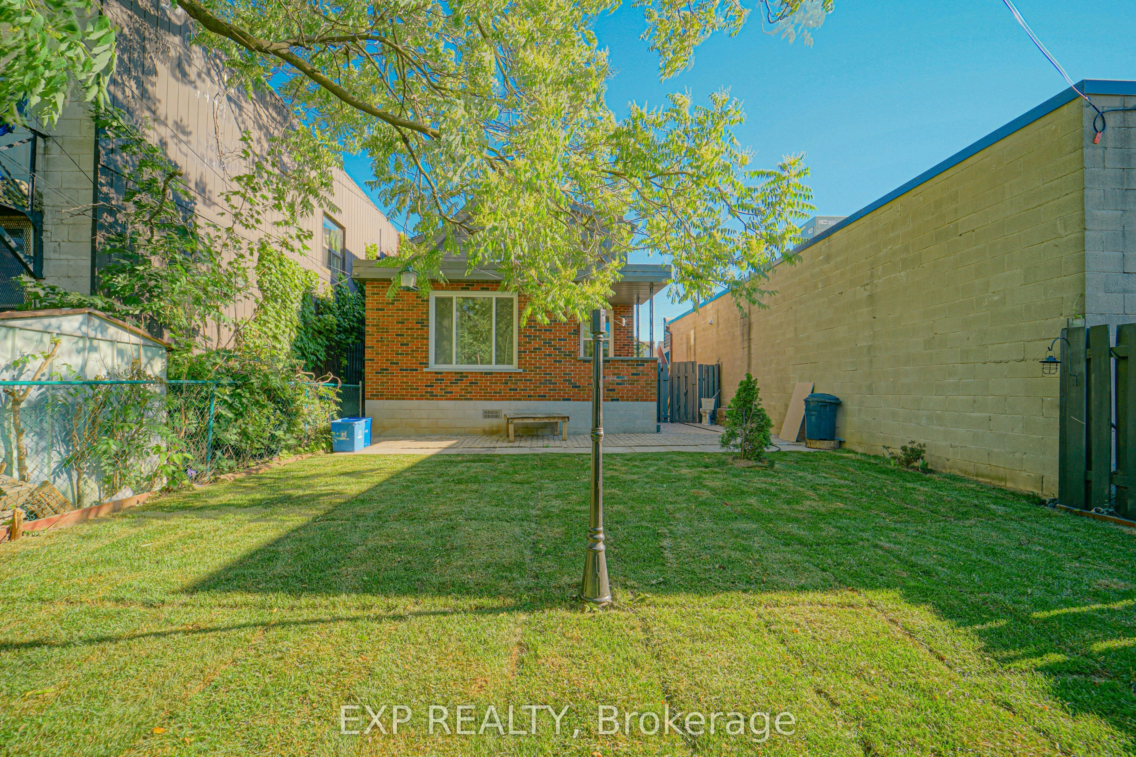 upstairs-1509 Main Street E, Hamilton, ON, L8K 1E2 - 31