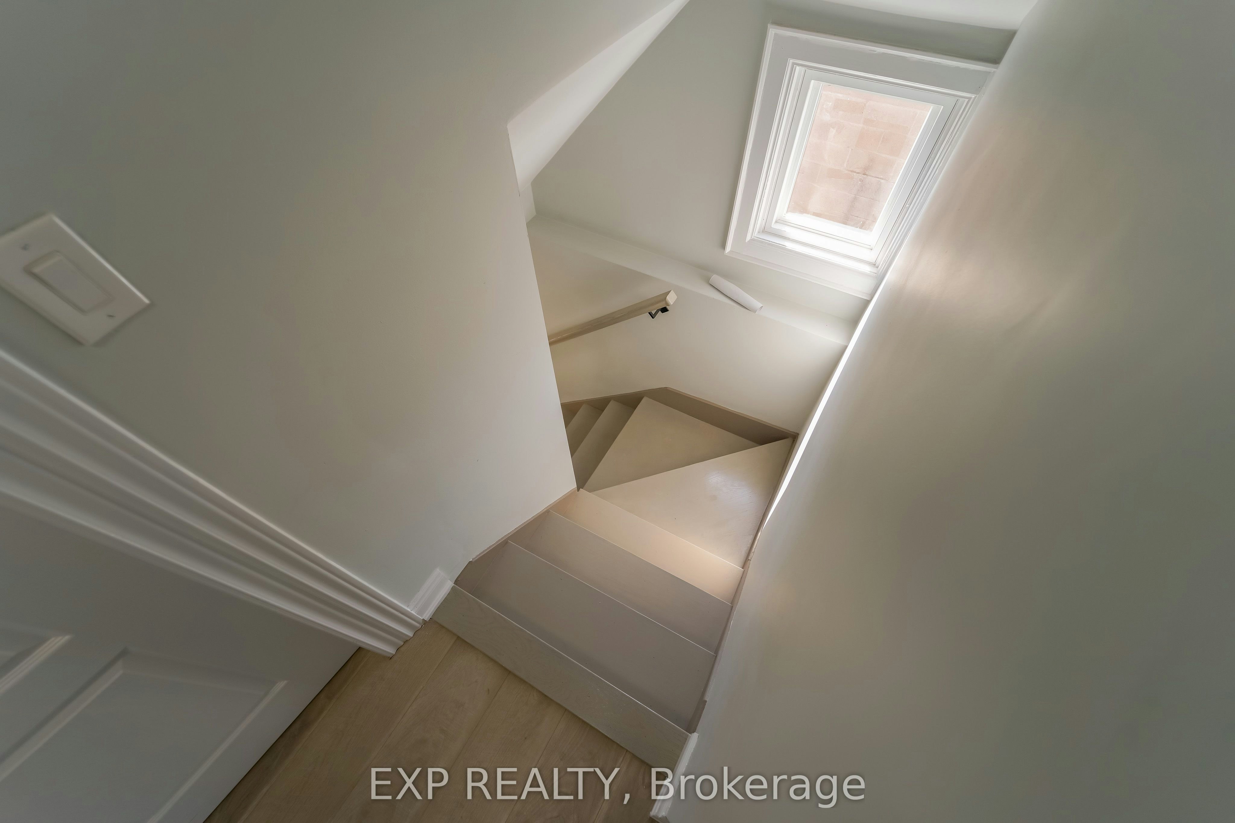 upstairs-1509 Main Street E, Hamilton, ON, L8K 1E2 - 22