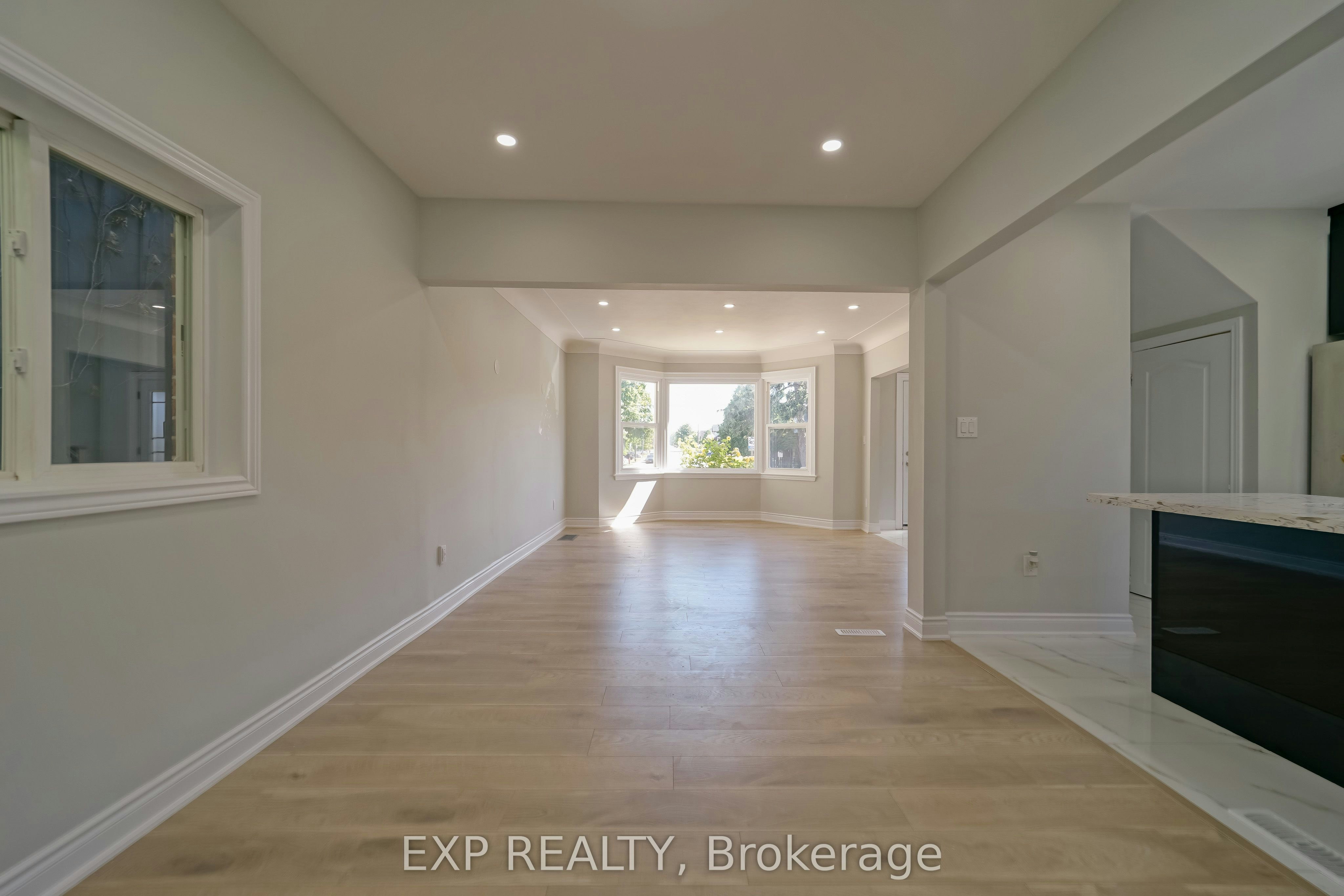 upstairs-1509 Main Street E, Hamilton, ON, L8K 1E2 - 7
