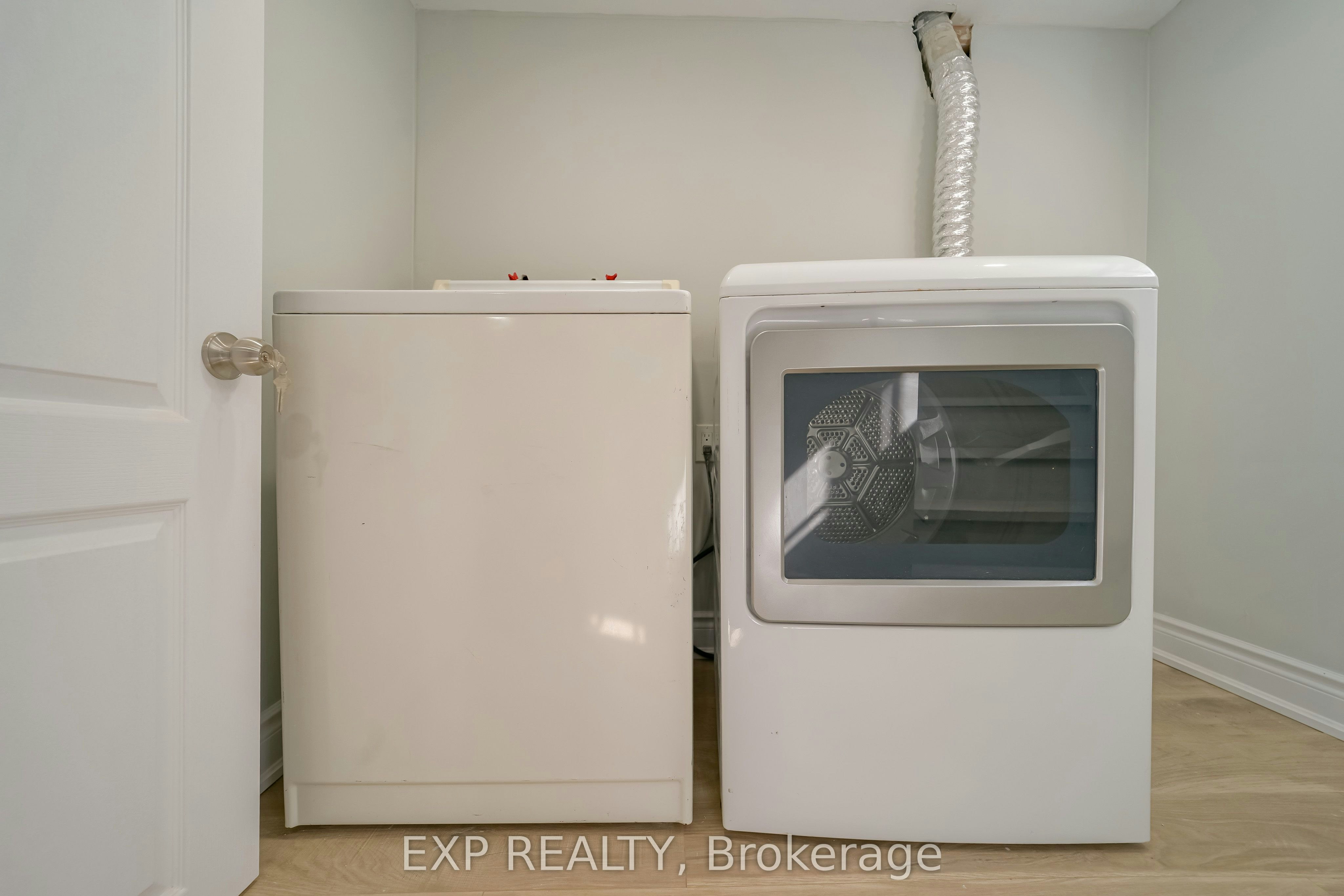 upstairs-1509 Main Street E, Hamilton, ON, L8K 1E2 - 24