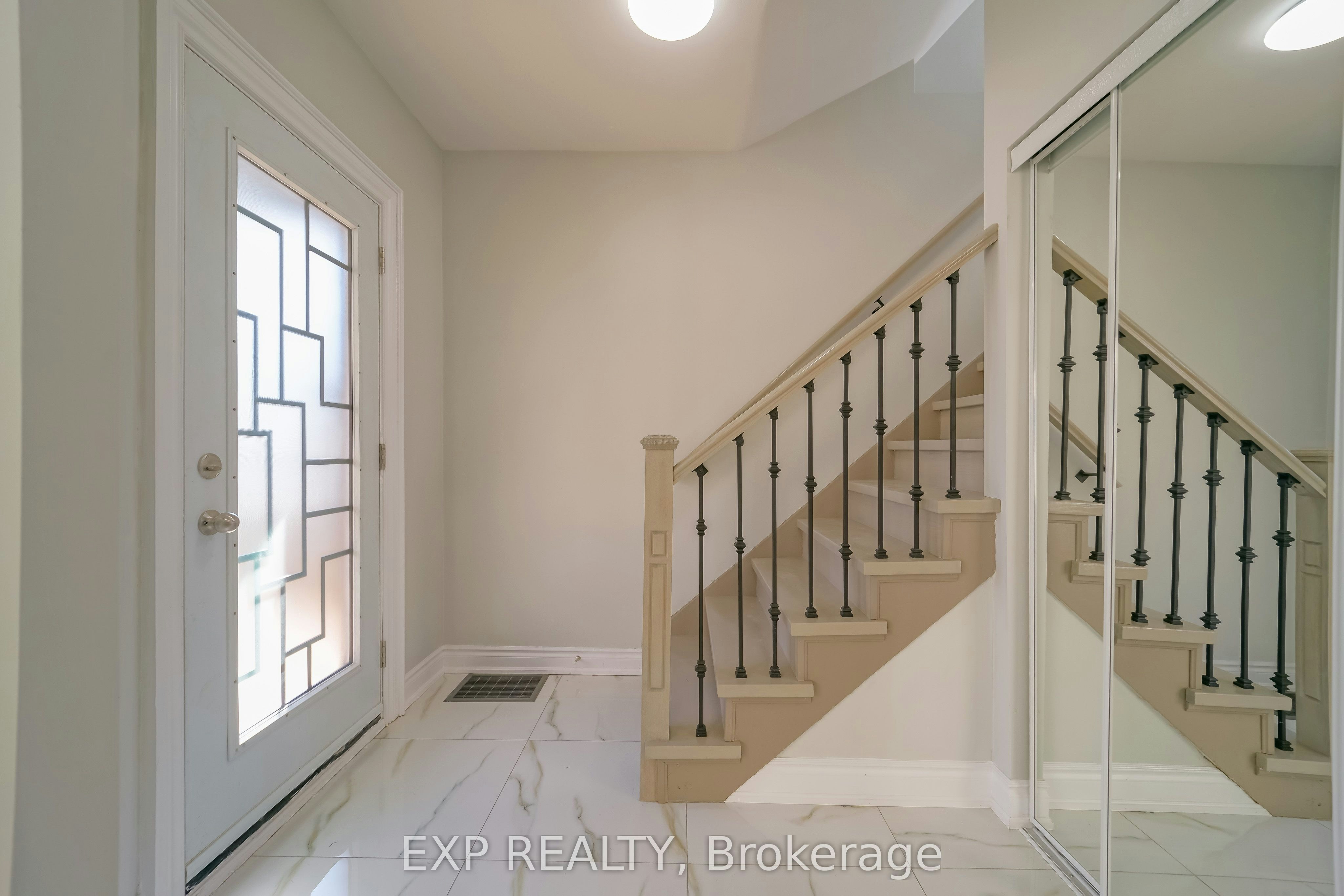 upstairs-1509 Main Street E, Hamilton, ON, L8K 1E2 - 10