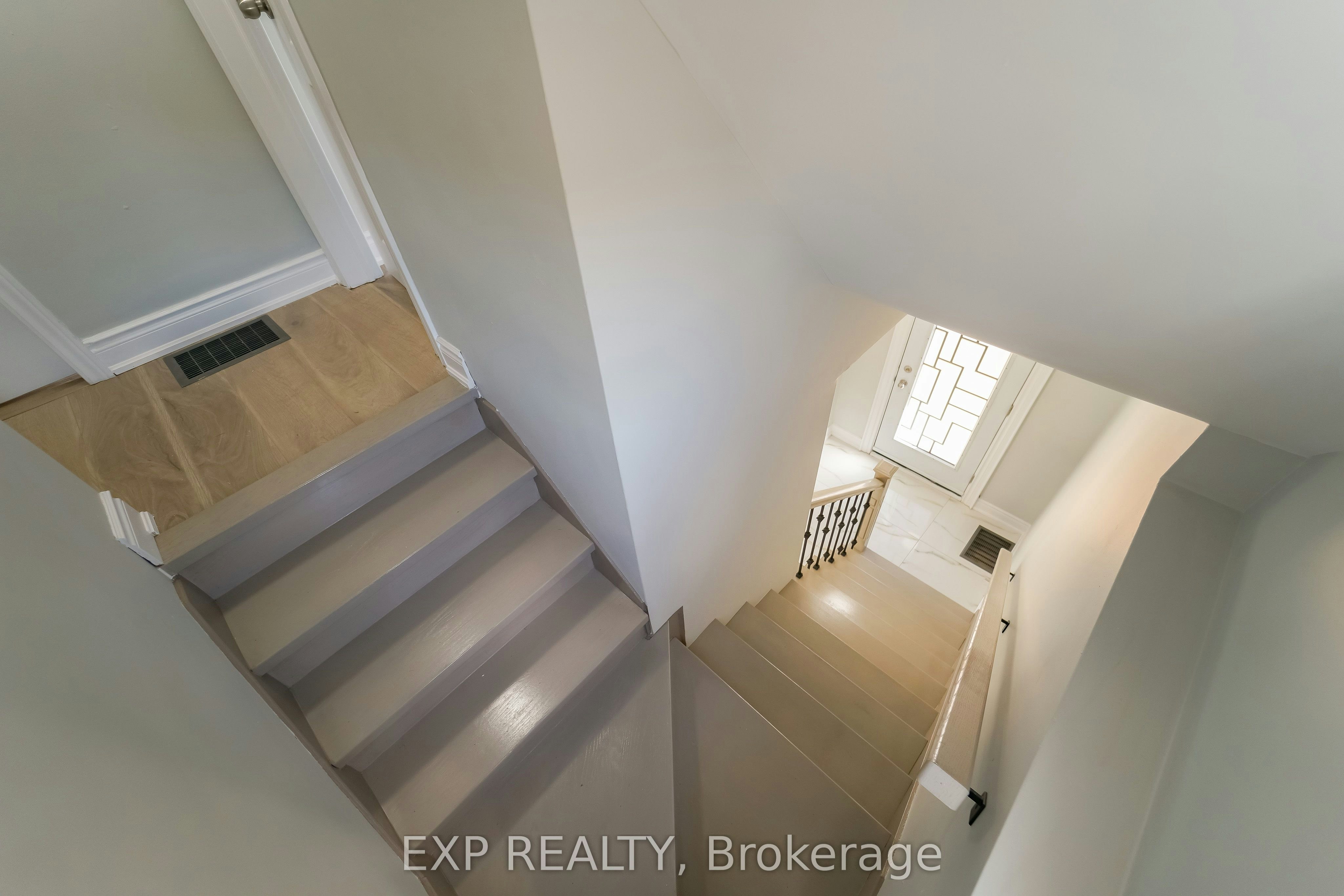 upstairs-1509 Main Street E, Hamilton, ON, L8K 1E2 - 15